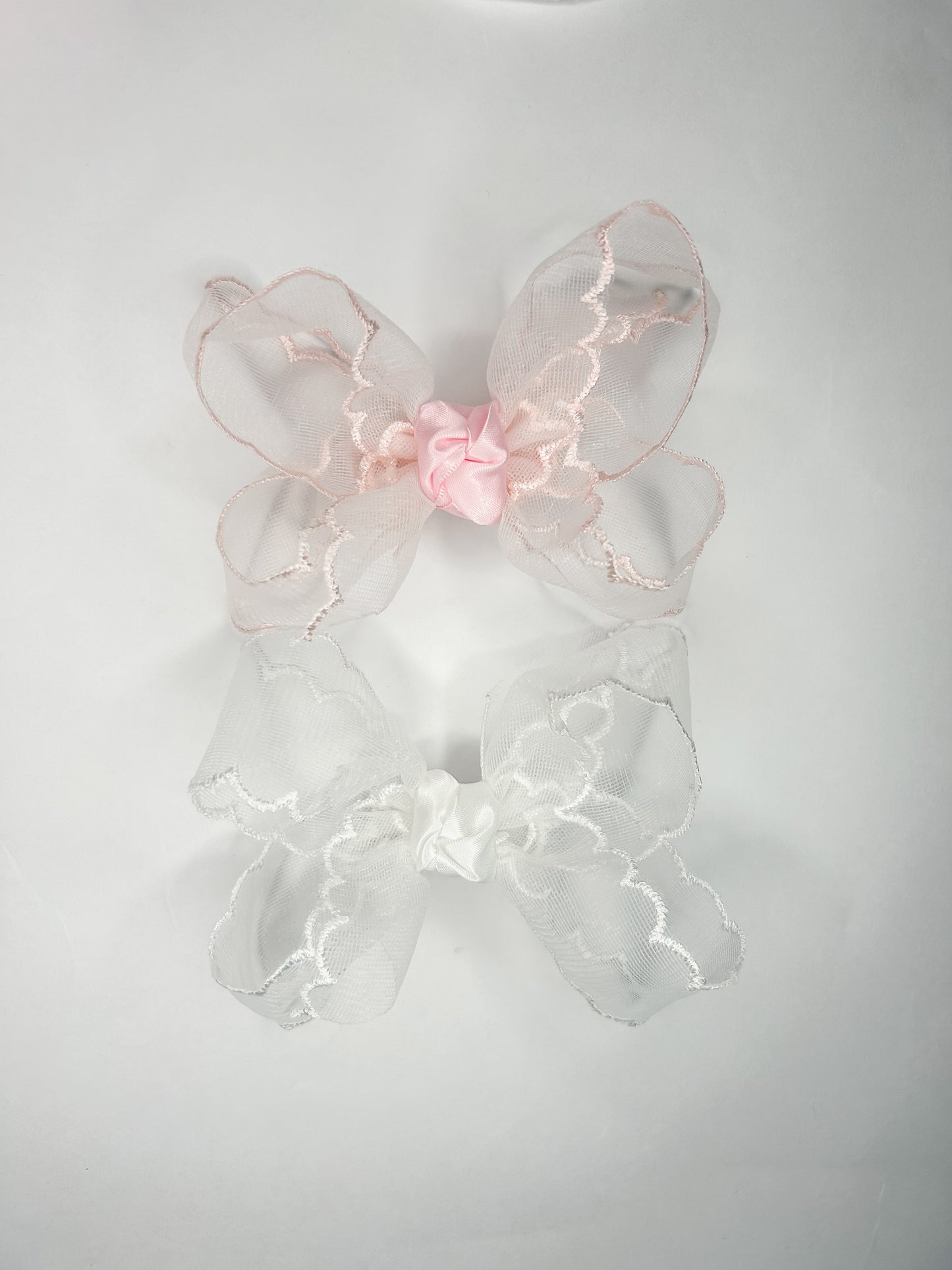 4.5” Scalloped Organza Bow on Alligator Clip (Pink and White)