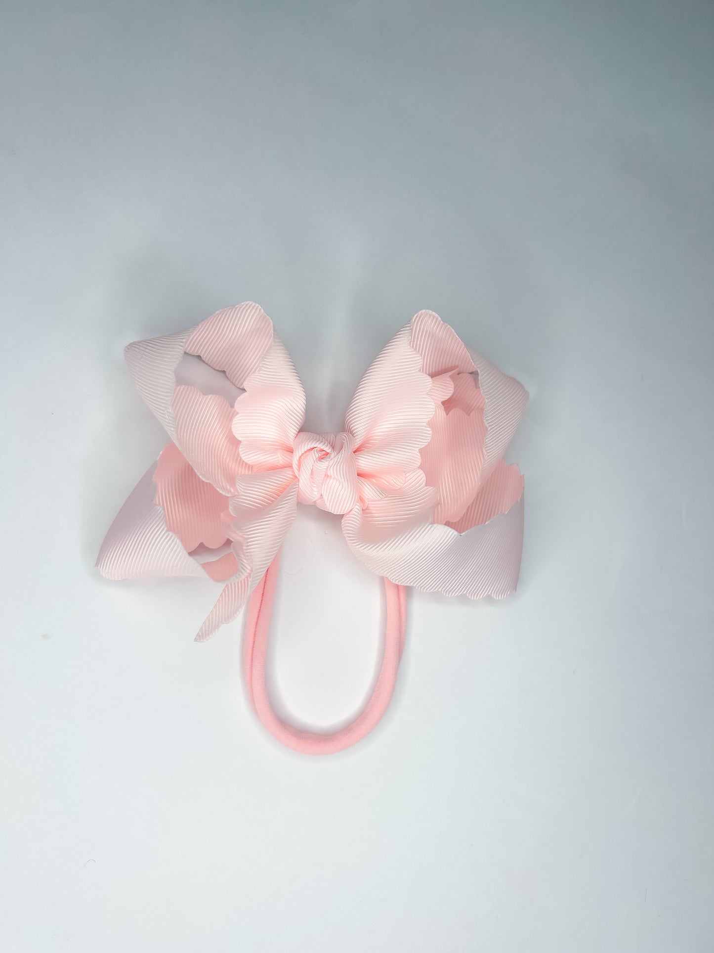 4.5” Scalloped Edge Bow with Pantyhose Headband (White & Pink)