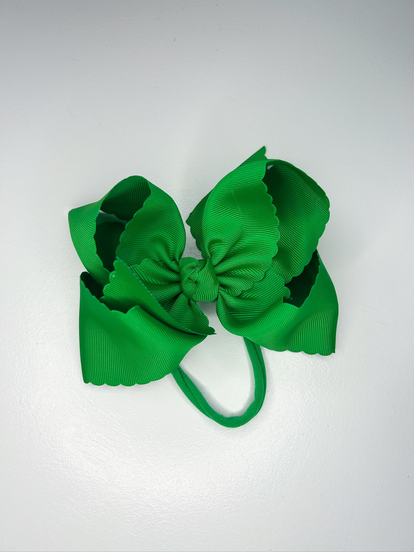 5.5” Emerald Scalloped Bow on Pantyhose Headband
