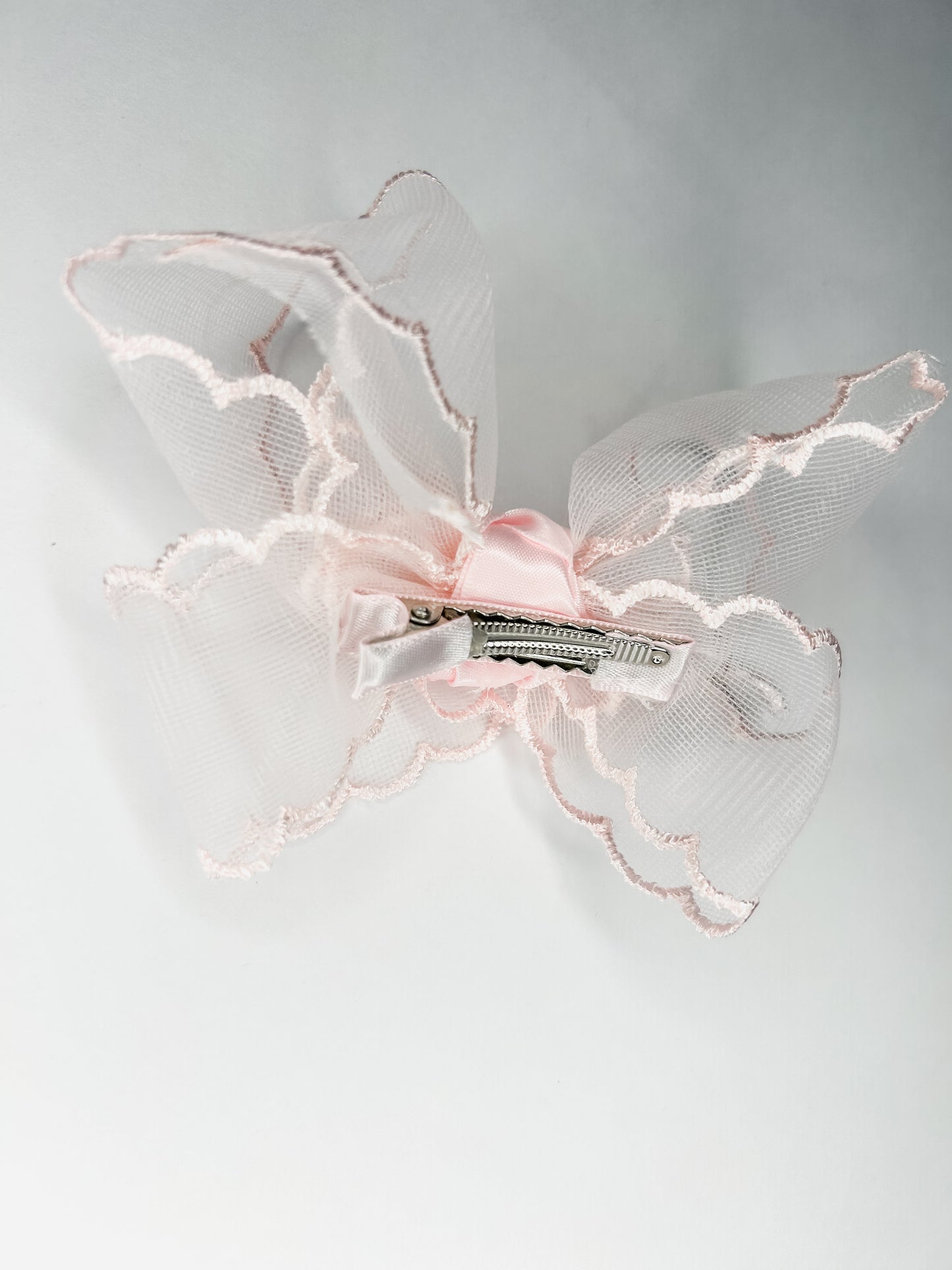 4.5” Scalloped Organza Bow on Alligator Clip (Pink and White)