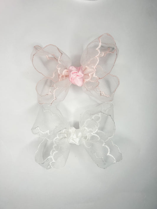 4.5” Scalloped Organza Bow on Alligator Clip (Pink and White)