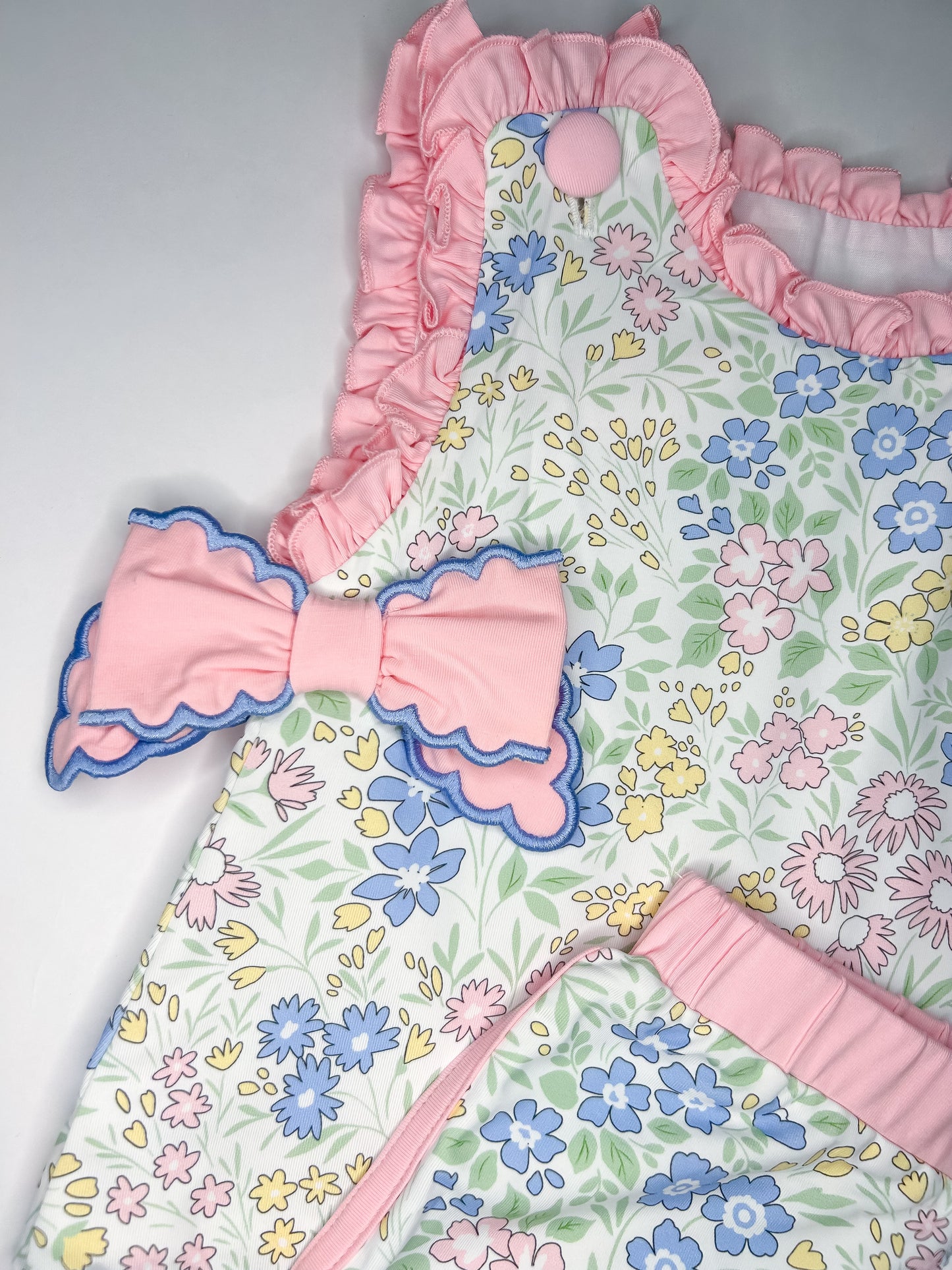Florals and Scalloped Bows Play Set